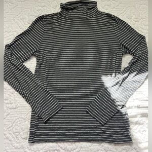 A&E Soft & Sexy Gray Striped Turtleneck Size Medium